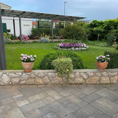 Apartment Sisters Biograd Na Moru